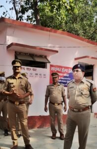 पुलिस क्षेत्राधिकारी सुनील दत्त दुबे अचानक पहुंचे थाना चौक, किया निरीक्षण, दिया आवश्यक दिशा निर्देश