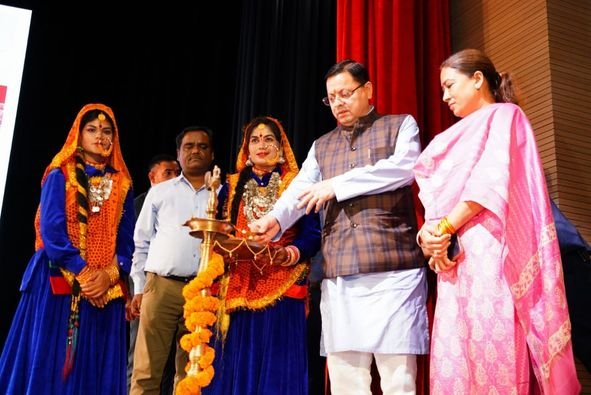 CM Dhami ने सांस्कृतिक संध्या कार्यक्रम में किया प्रतिभाग