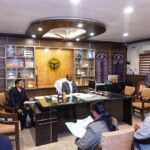 Maharajganj News – DM संतोष कुमार शर्मा की अध्यक्षता में सम्पन्न हुई नगरपालिका परिषद सिसवा की बैठक, DM ने की कार्ययोजना की समीक्षा