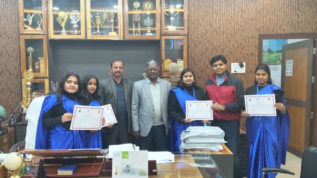 Gorakhpur News - मण्डल स्तरीय प्रतियोगिता: सेण्ट ऐण्ड्रयूज कॉलेज की छात्राओं ने नुक्कड़ नाटक में प्राप्त किया तीसरा स्थान