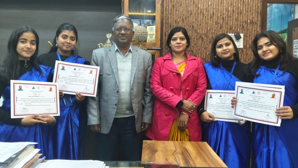 Gorakhpur News - मण्डल स्तरीय प्रतियोगिता: सेण्ट ऐण्ड्रयूज कॉलेज की छात्राओं ने नुक्कड़ नाटक में प्राप्त किया तीसरा स्थान